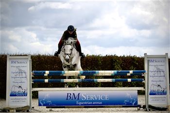 Talented and good sports pony (jumping)